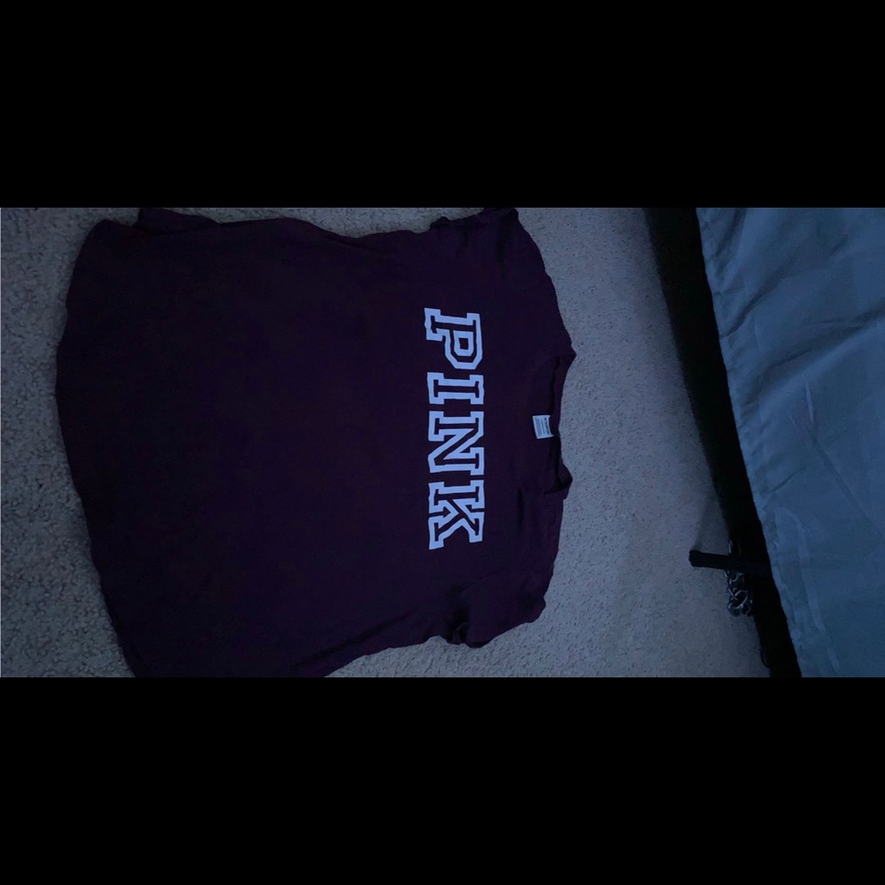 pink t-shirt